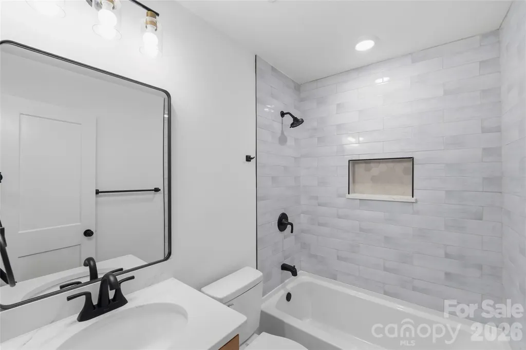 4314 Ivanhoe Place Charlotte NC 28205