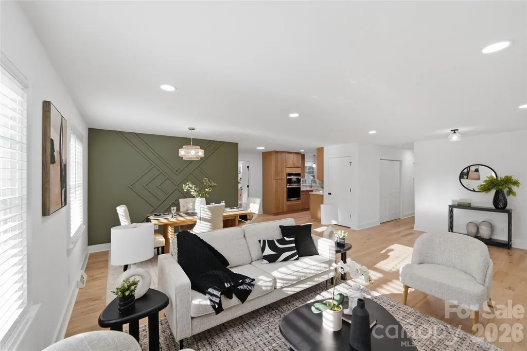 4314 Ivanhoe Place Charlotte NC 28205