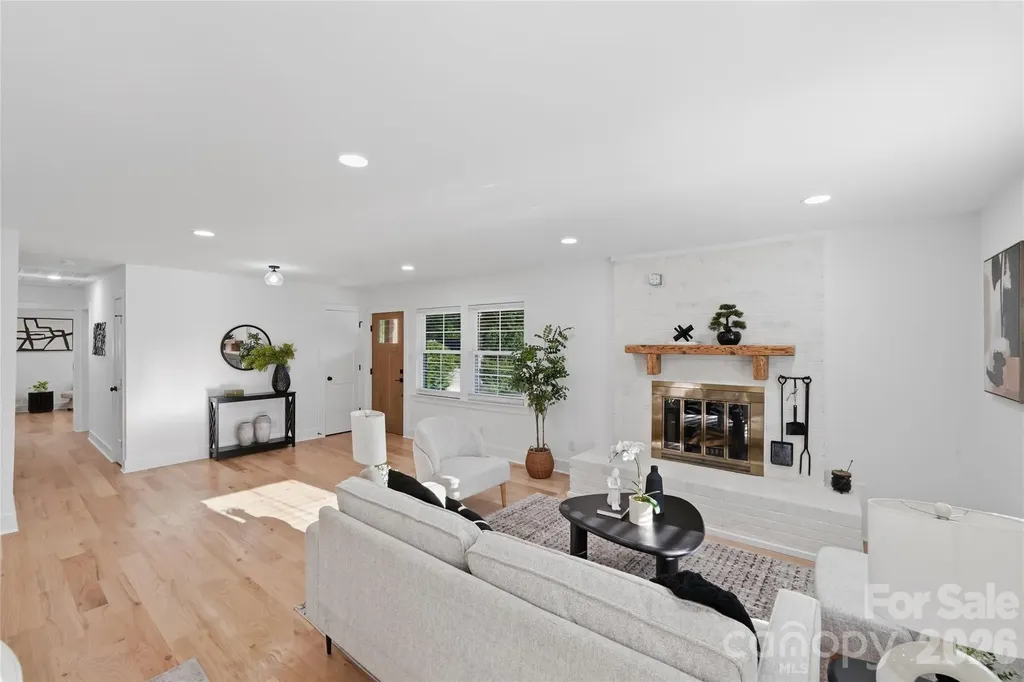 4314 Ivanhoe Place Charlotte NC 28205