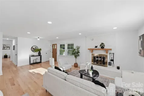 4314 Ivanhoe Place Charlotte NC 28205