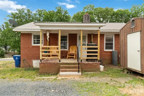 421 E Passaic Street Peachland NC 28133