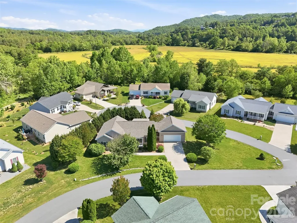 209 Beechnut Drive Hendersonville NC 28739