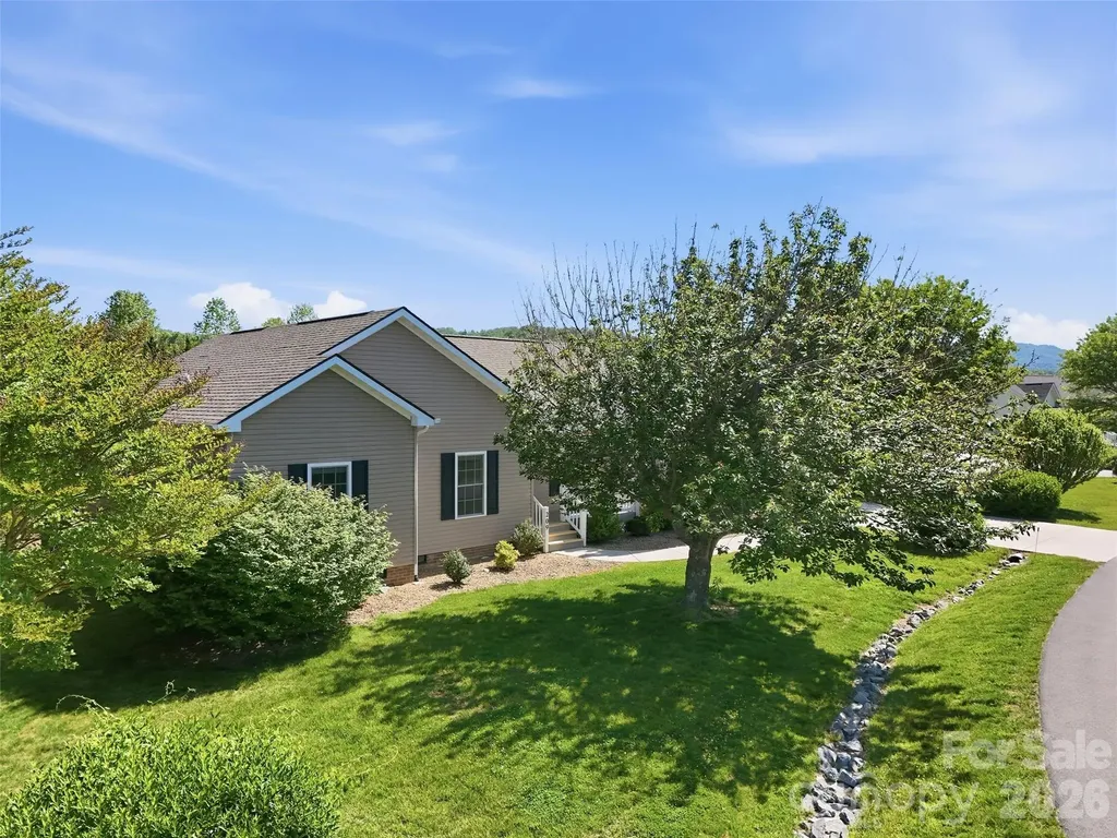 209 Beechnut Drive Hendersonville NC 28739