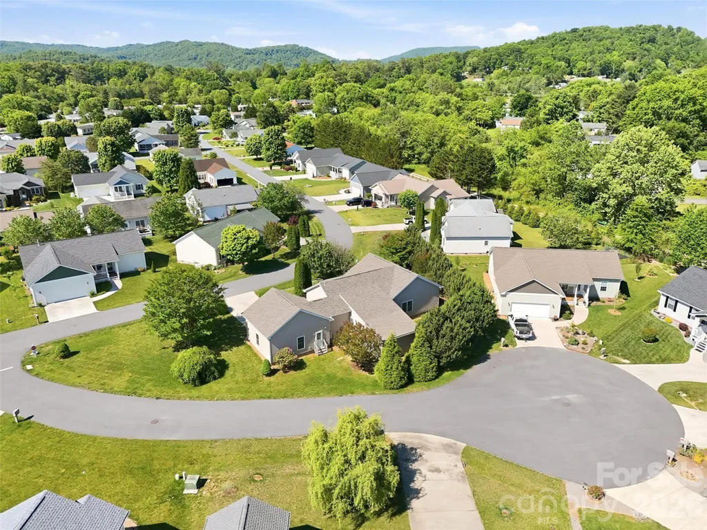 209 Beechnut Drive Hendersonville NC 28739