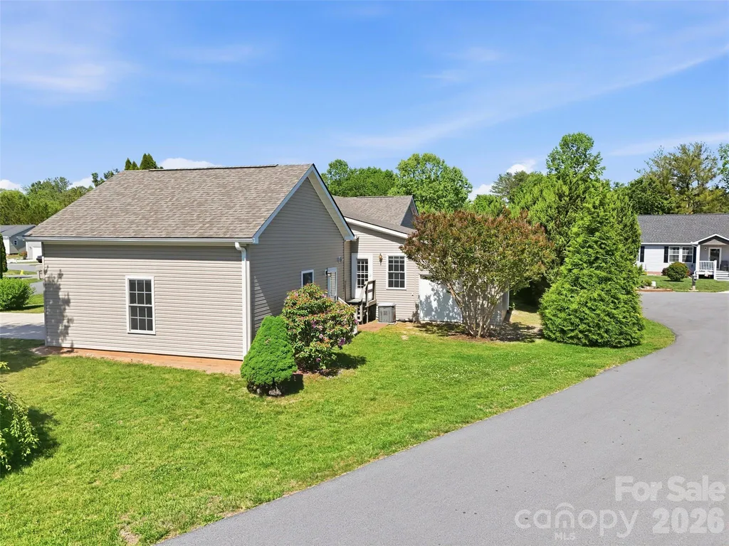 209 Beechnut Drive Hendersonville NC 28739