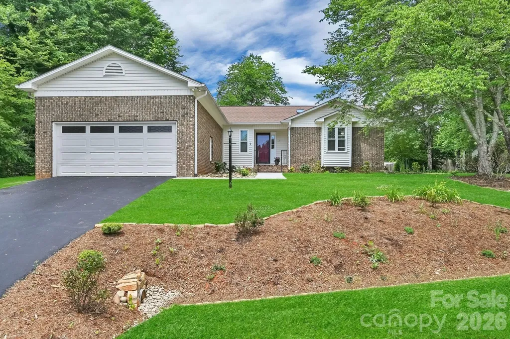 31 St Andrews Drive Etowah NC 28729