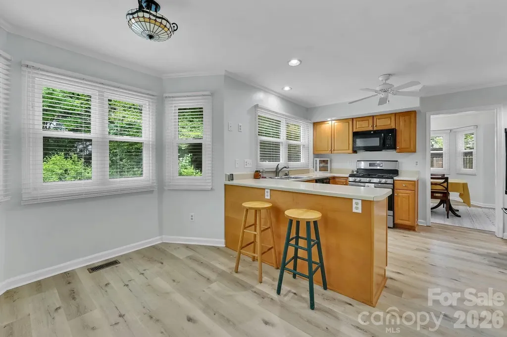31 St Andrews Drive Etowah NC 28729