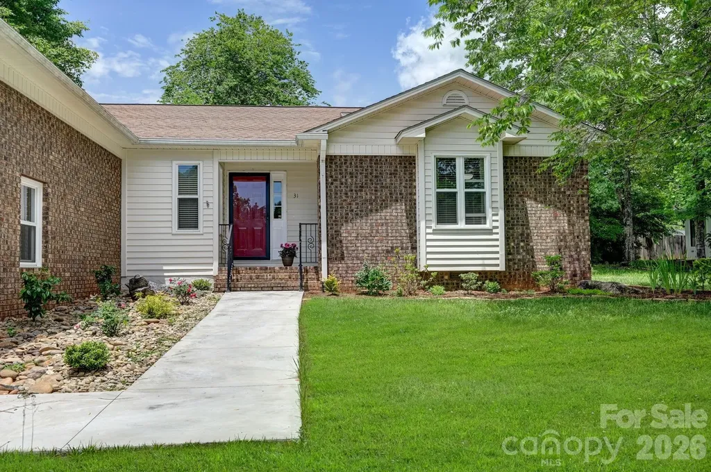 31 St Andrews Drive Etowah NC 28729