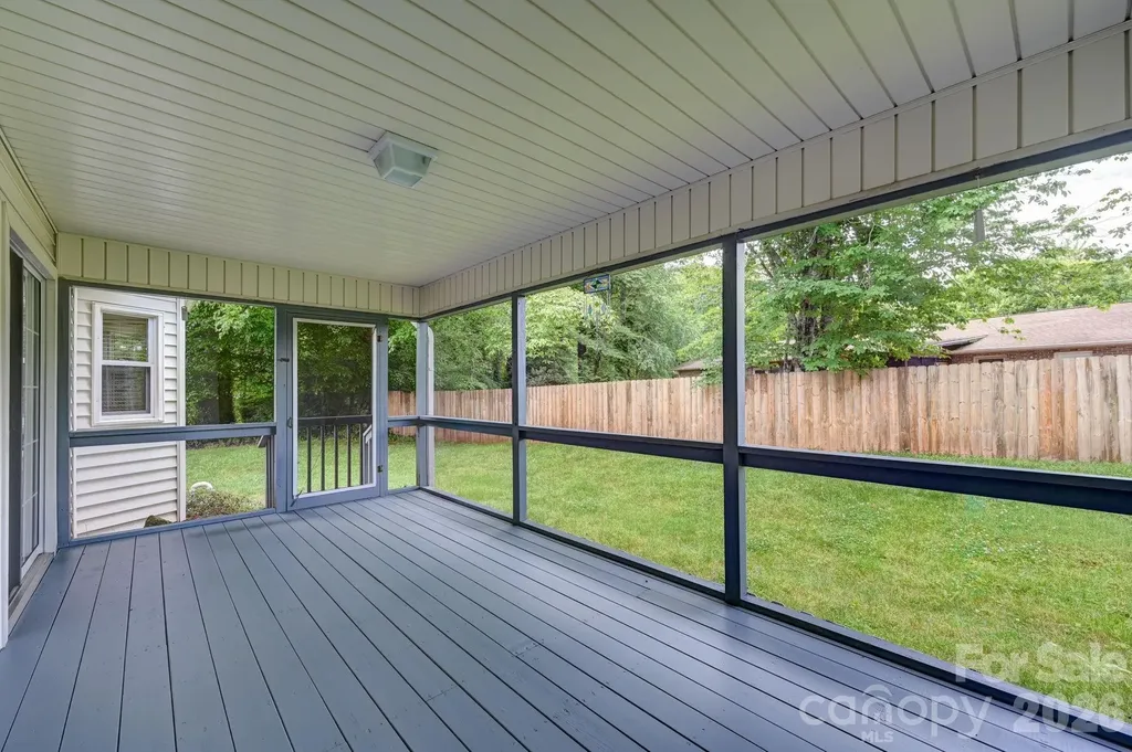 31 St Andrews Drive Etowah NC 28729