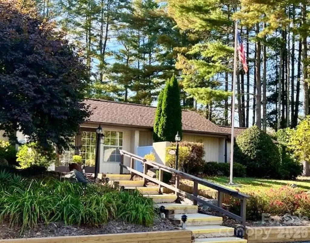 31 St Andrews Drive Etowah NC 28729