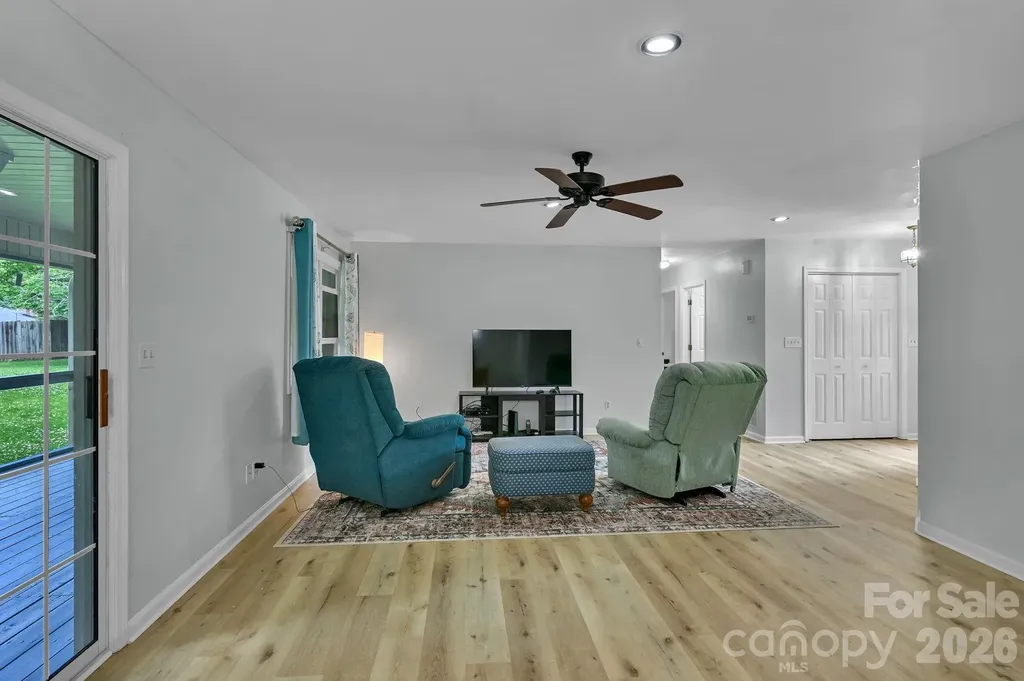 31 St Andrews Drive Etowah NC 28729