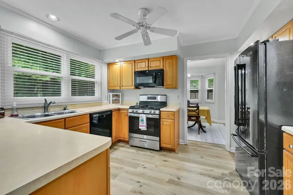 31 St Andrews Drive Etowah NC 28729