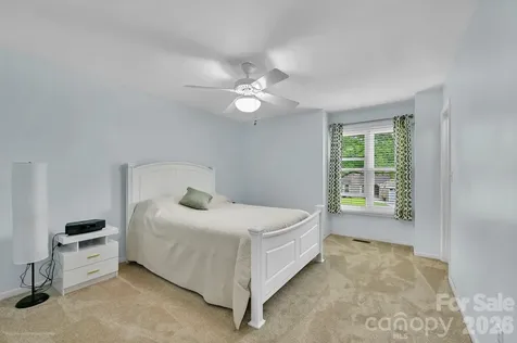 31 St Andrews Drive Etowah NC 28729