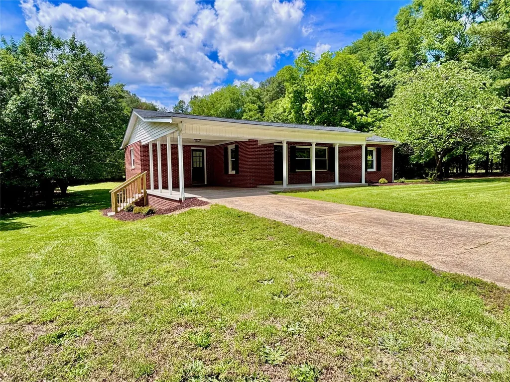 156 Doggett Grove Road Forest City NC 28043