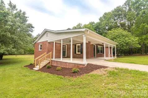 156 Doggett Grove Road Forest City NC 28043