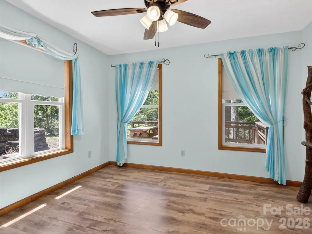 255 Westover Lane Burnsville NC 28714