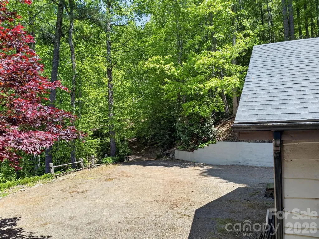 255 Westover Lane Burnsville NC 28714
