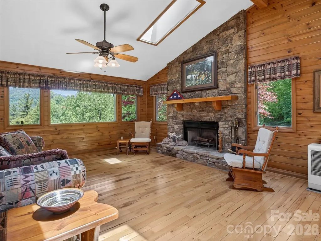 255 Westover Lane Burnsville NC 28714