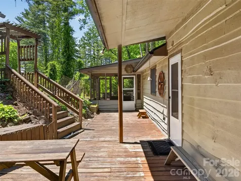 255 Westover Lane Burnsville NC 28714