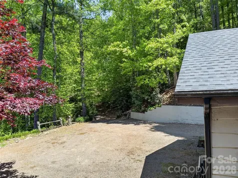 255 Westover Lane Burnsville NC 28714