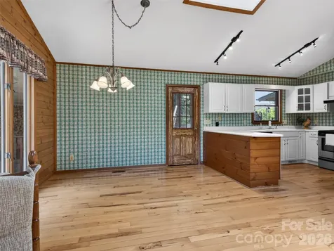 255 Westover Lane Burnsville NC 28714