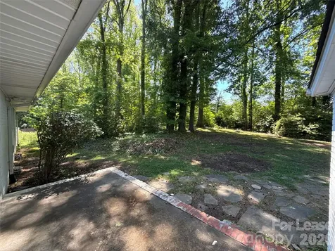 5710 Charing Place Charlotte NC 28211