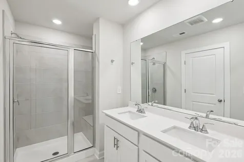 9044 Foggy Brook Loop Charlotte NC 28216