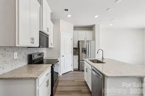 9044 Foggy Brook Loop Charlotte NC 28216