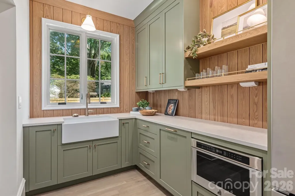 5555 Lansing Drive Charlotte NC 28270