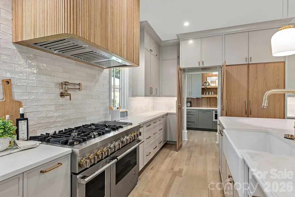 5555 Lansing Drive Charlotte NC 28270