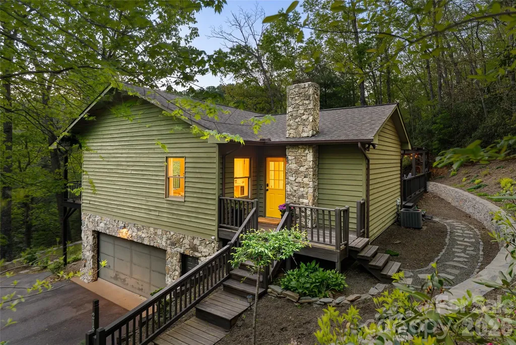 2159 North Fork Right Fork Road Black Mountain NC 28711