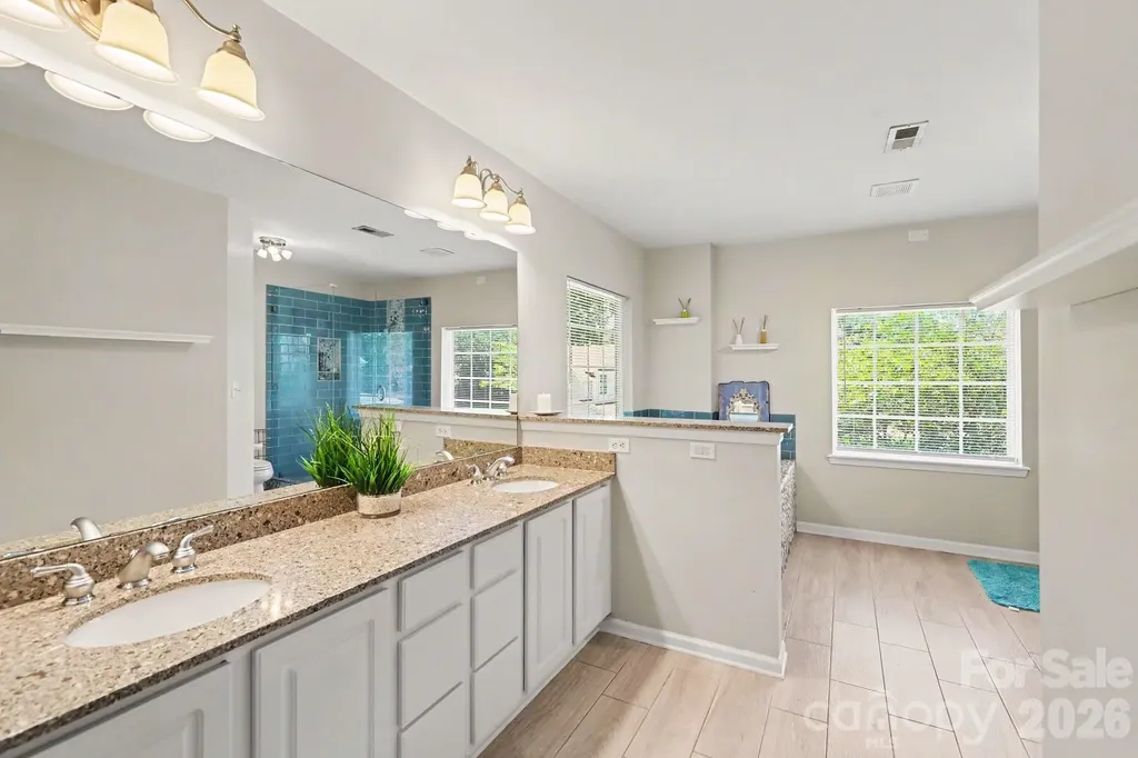 5604 Edgeweir Court Charlotte NC 28269