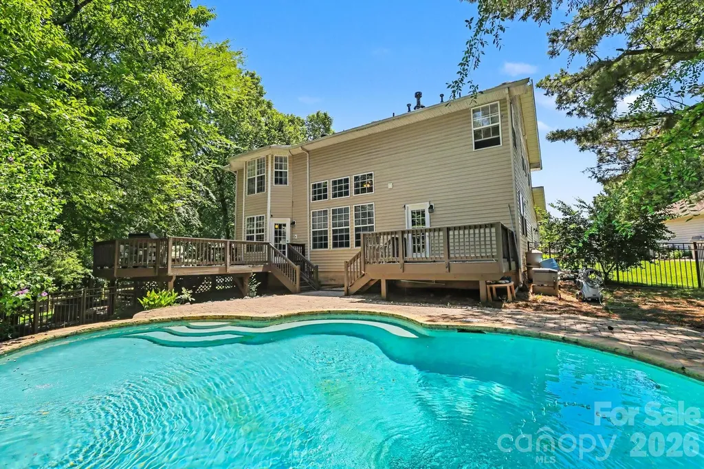 5604 Edgeweir Court Charlotte NC 28269