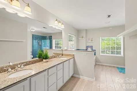 5604 Edgeweir Court Charlotte NC 28269