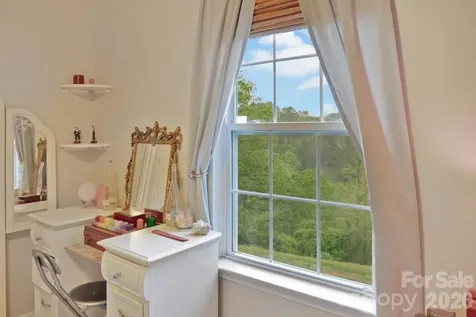 1798 New Stock Road Weaverville NC 28787