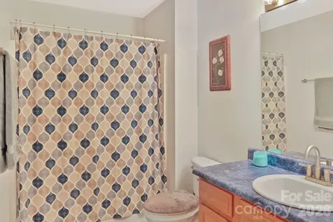 1798 New Stock Road Weaverville NC 28787