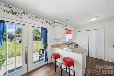 2726 Haversham Court Charlotte NC 28216