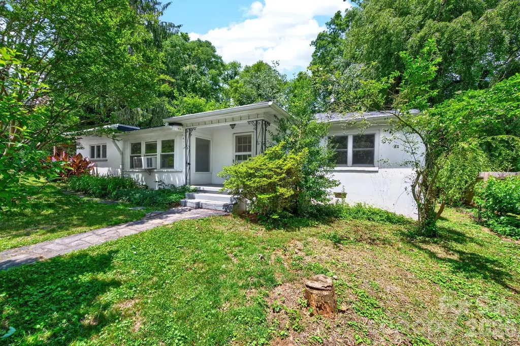 411 Hillcrest Circle Hendersonville NC 28792