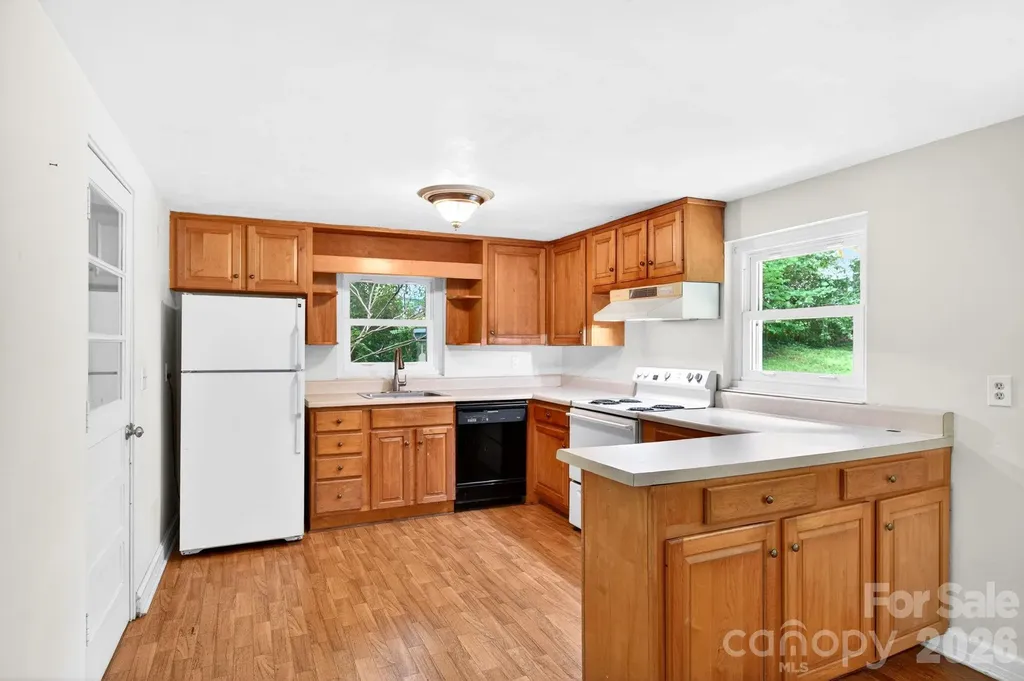 411 Hillcrest Circle Hendersonville NC 28792