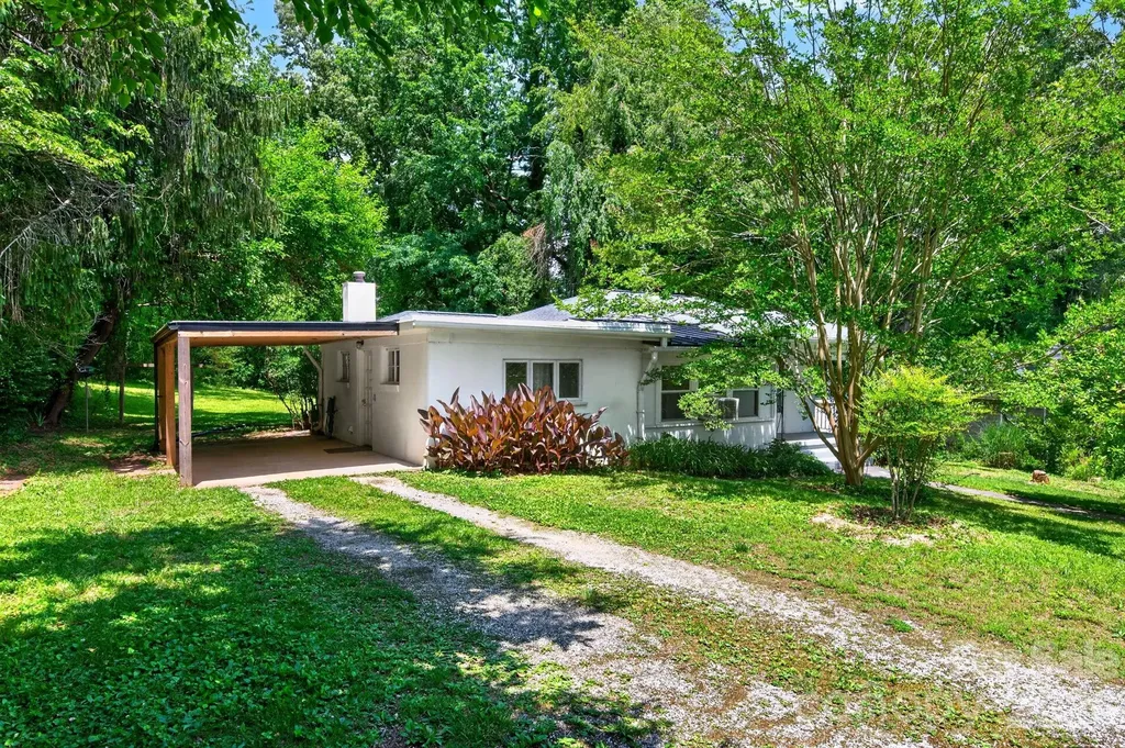 411 Hillcrest Circle Hendersonville NC 28792
