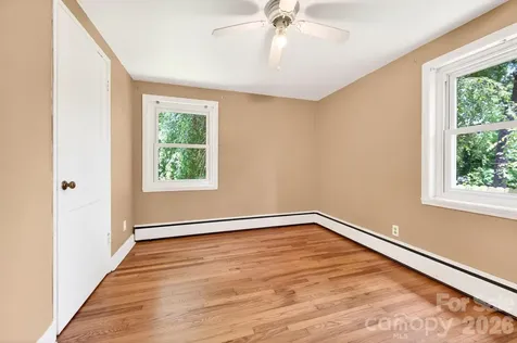 411 Hillcrest Circle Hendersonville NC 28792