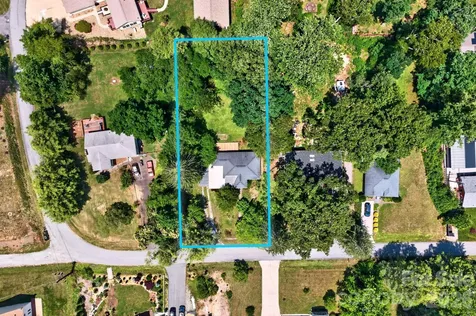 411 Hillcrest Circle Hendersonville NC 28792