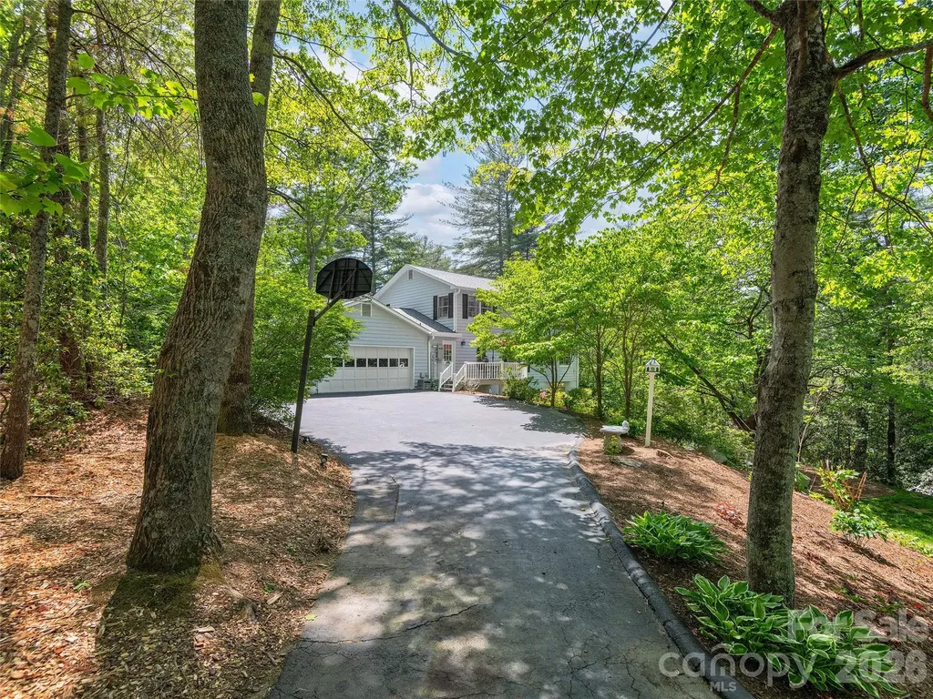 81 Old Gap Creek Road Fairview NC 28730