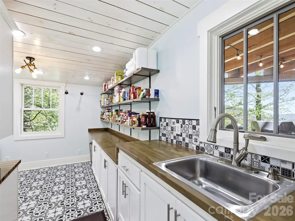 110 Soaring Mountain Drive Waynesville NC 28786