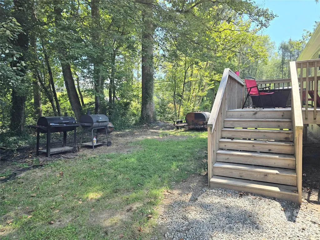 221 Turkey Pen Gap Road Horse Shoe NC 28742