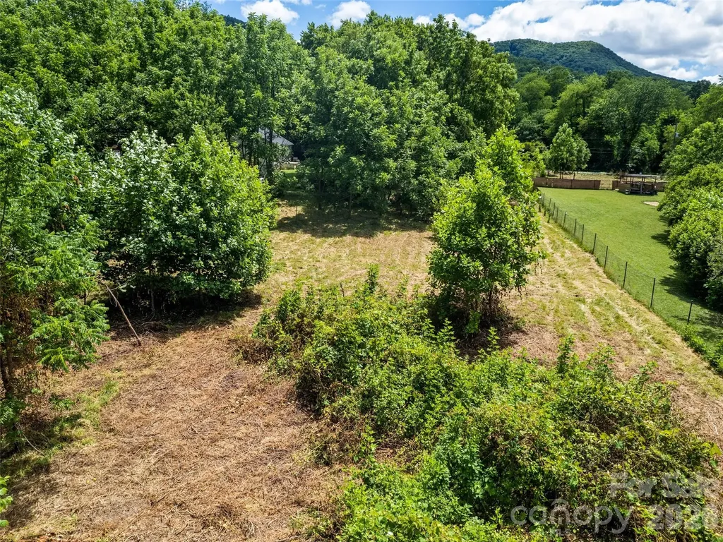 9999 Lollis Road Candler NC 28715