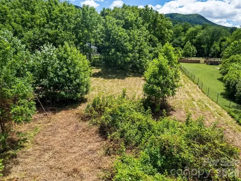 9999 Lollis Road Candler NC 28715