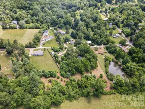 9999 Lollis Road Candler NC 28715