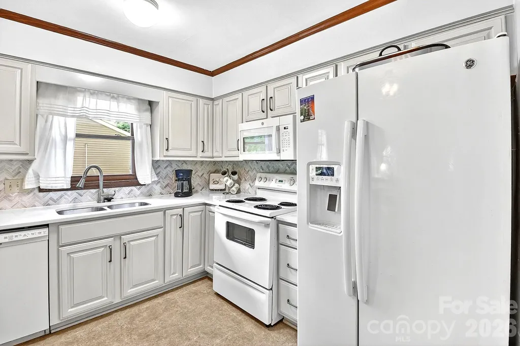 6111 Patrick Place Charlotte NC 28210