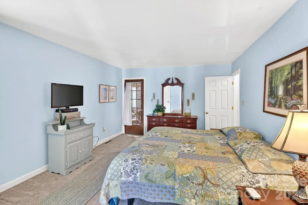 6111 Patrick Place Charlotte NC 28210